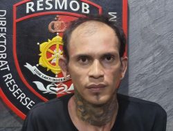 Pengamen Punk Bunuh Pria Bersarung