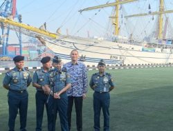 Denny JA Komisaris Itu “Bukan Apa Yang Kau Ambil, Tapi Apa Yang Kau Sumbangkan”