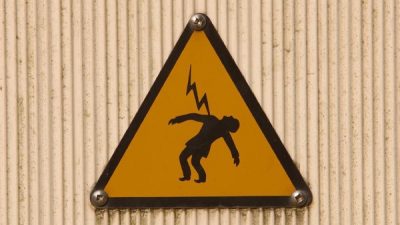 Remaja Tewas Tersetrum Saat Banjir di Tangerang